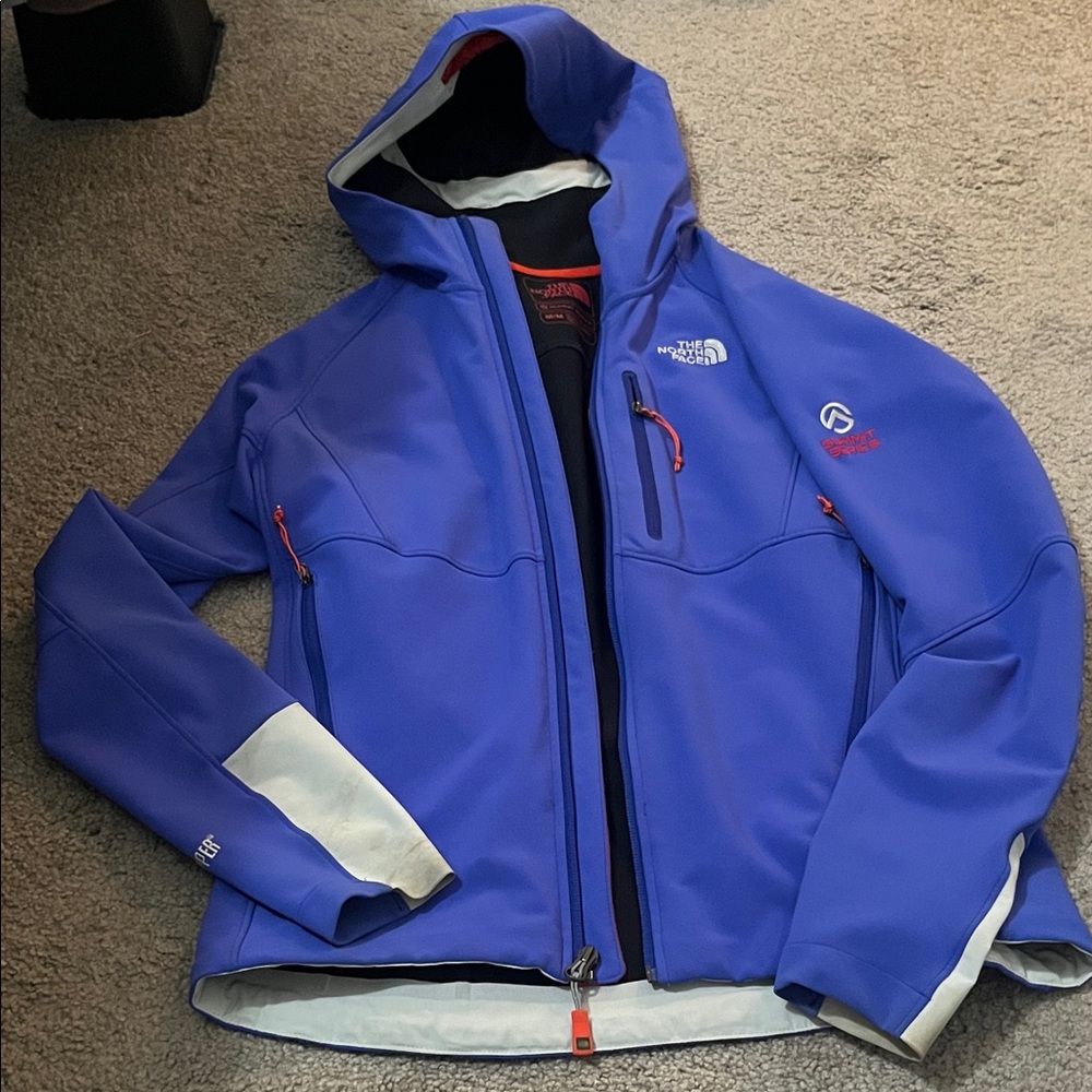 Women’s North Face summit series jacket in size medium